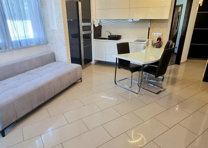 Daire Black Brothers Wellness *