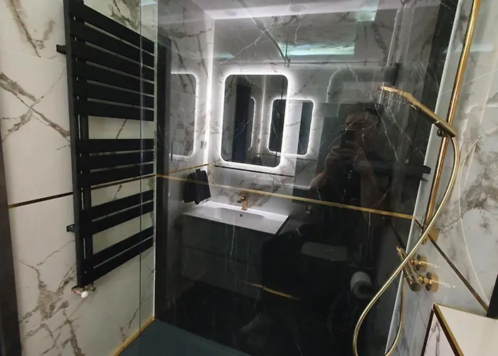 Daire Black Brothers Wellness